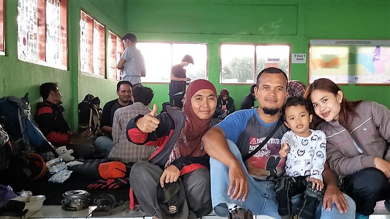 Jangan lupa juga berdoa, serta memperhatikan apa yang boleh dilakukan dan apa yang tidak selama liburan supaya aman dan nyaman