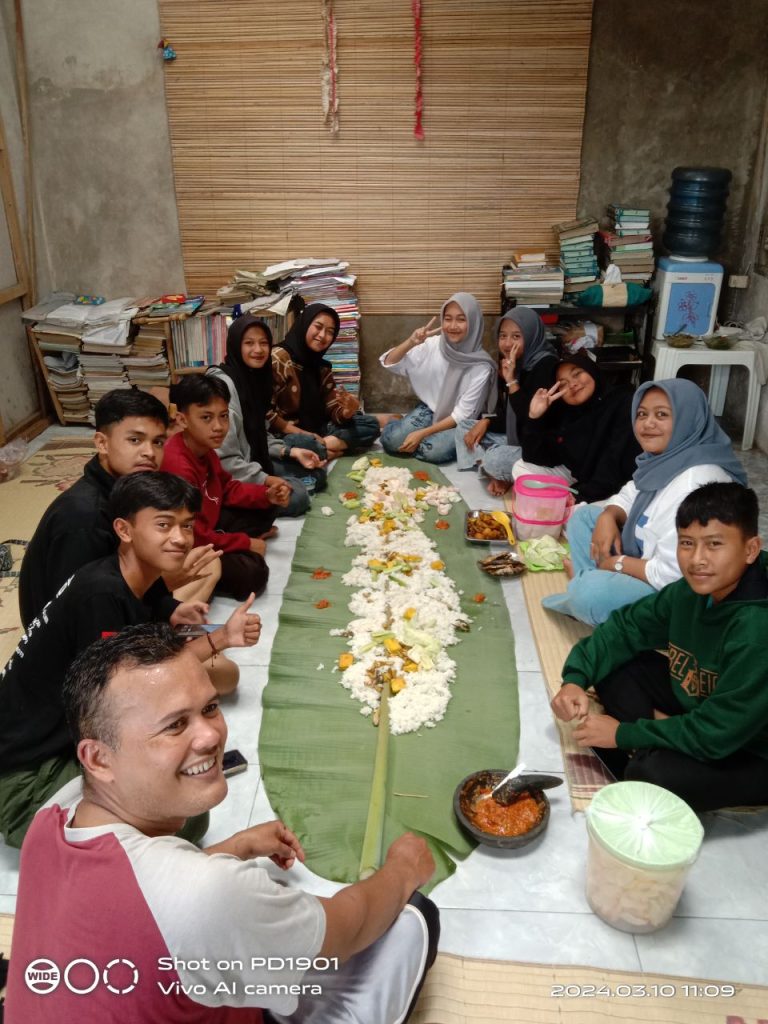 Tradisi Unik Ramadan di Rumah Abah Jajang 