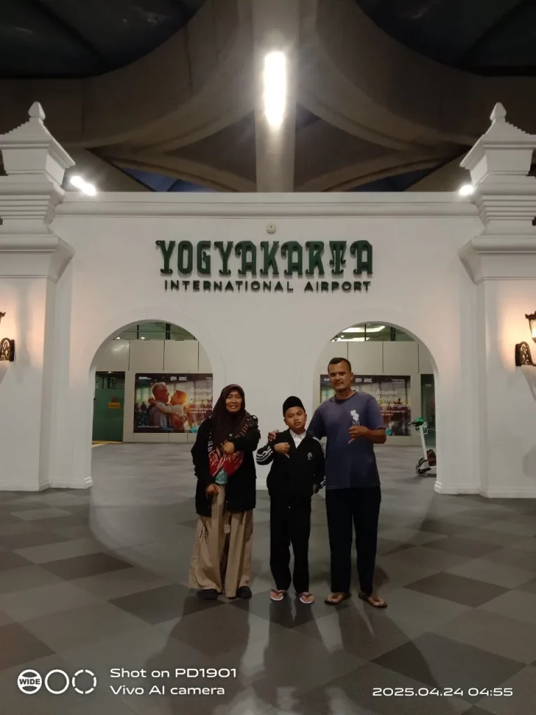 Melepas anak semata wayang mondok ke luar pulau